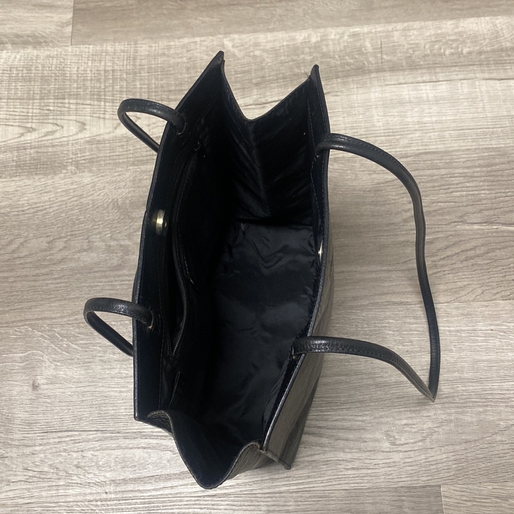 Wilson’s Leather Hobo Tiny Straps Bag - Picture 3 of 11